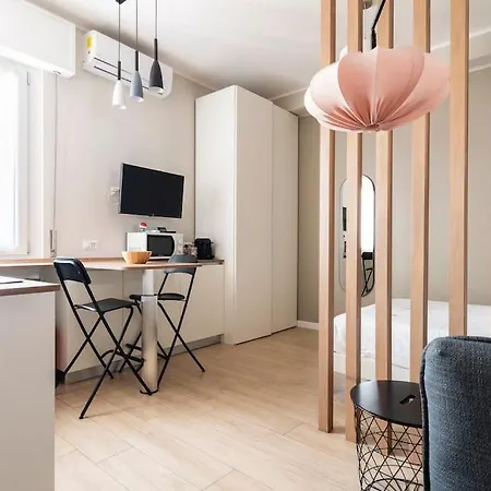 La Petite Maison Sur Le Toit Milan Exterior photo